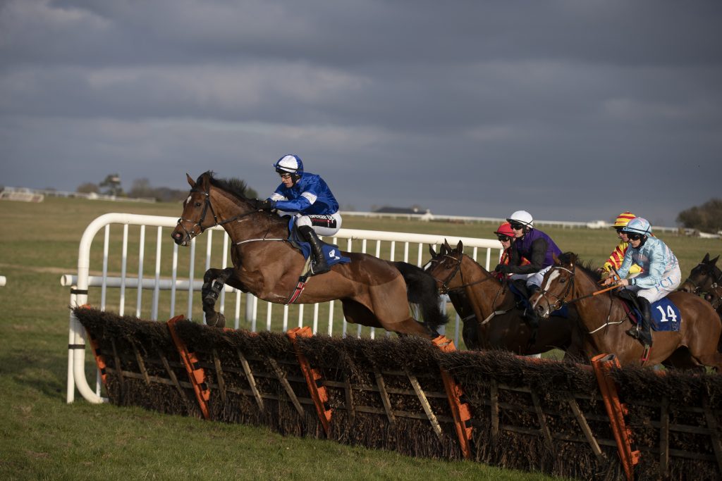 Sempo winning the Holycross Maiden Hurdle at Thurles 06/02/2020